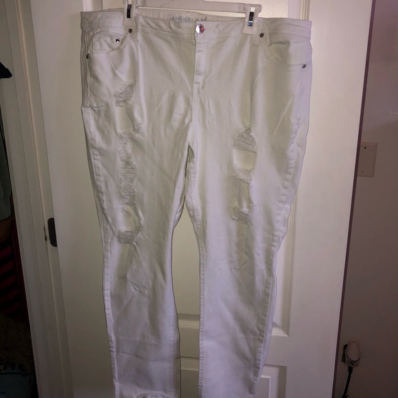 Used Plus Size Distressed White Skinny Jeans - Picture 1 of 8